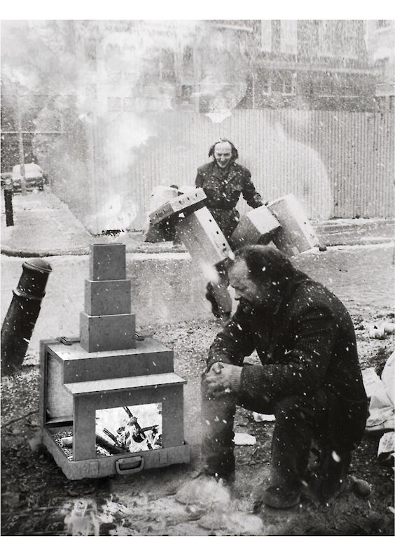 Title: PORTABLE-FIREPLACE